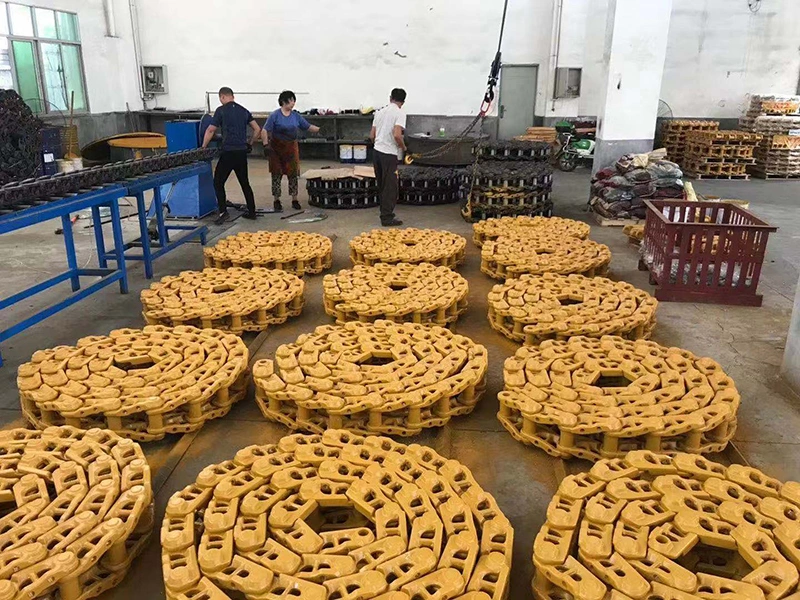 Track Chain D155 for Bulldozer with Track Shoe Assy